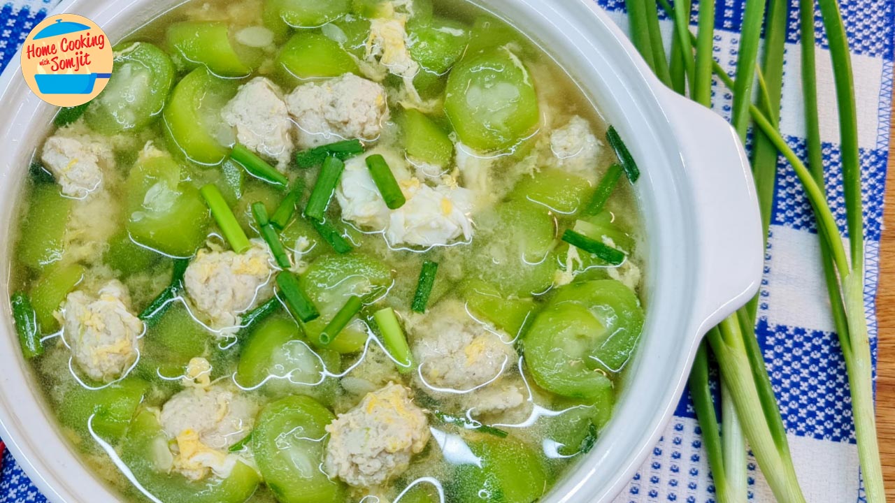 Chicken Soup with Angled Gourd