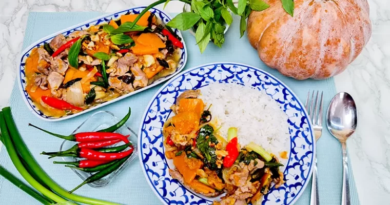 Stir Fry Pumpkin with Pork and Basil Leaves