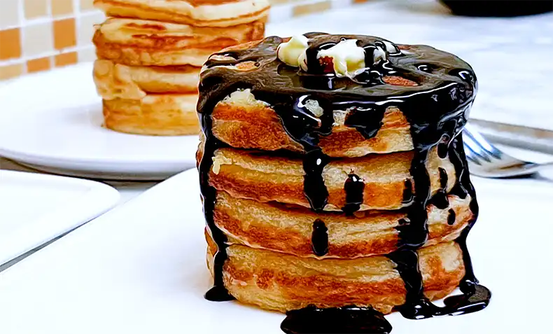 Fluffy Pancakes with Chocolate Sauce