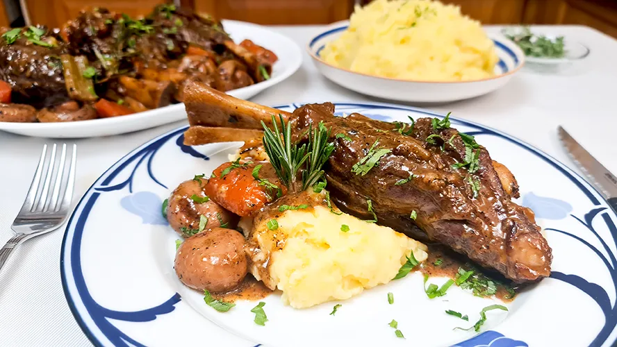 No-Oven Lamb Shanks with Mashed Potatoes