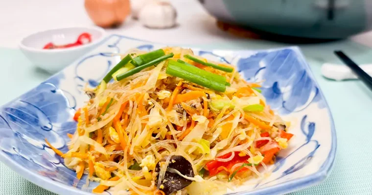 Simple Family-sized Stir-Fried Glass Noodles
